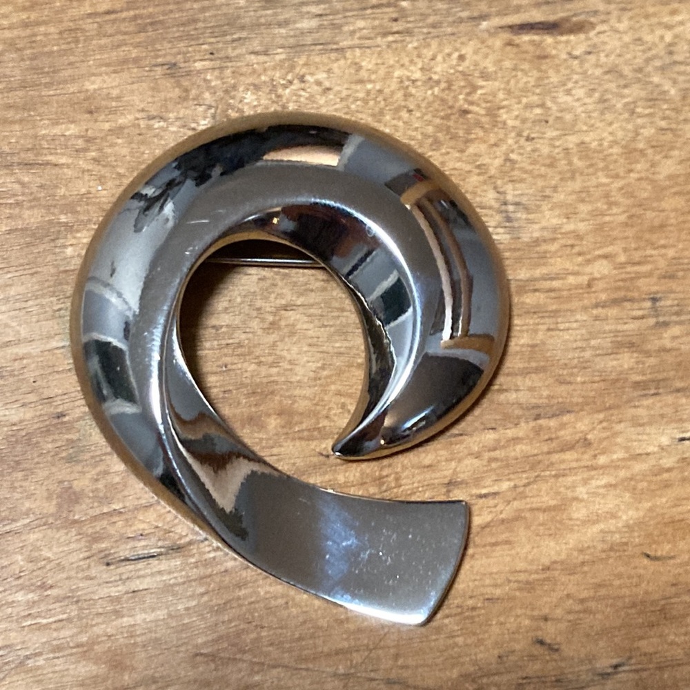 Vintage Swirl Brooch Pin